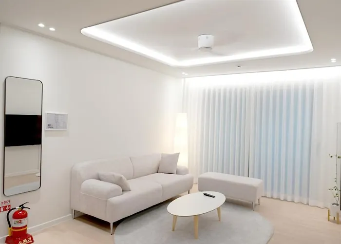 Aria House Apartment *