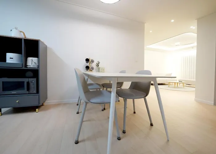 Aria House