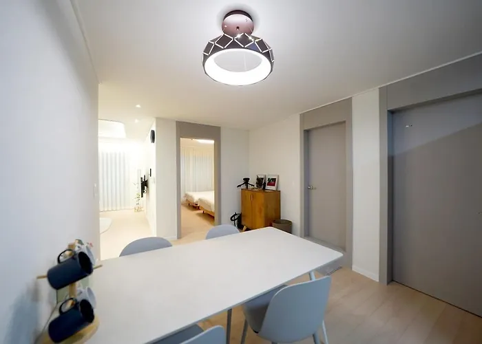 Aria House Apartment *