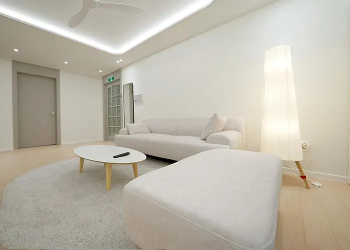 Aria House