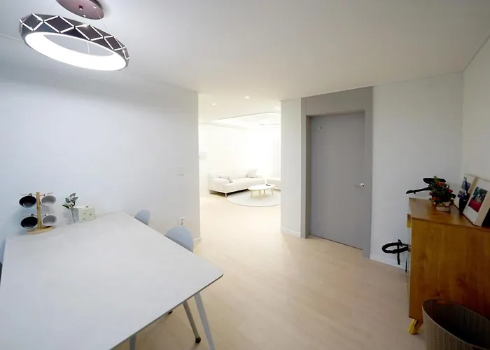 Aria House